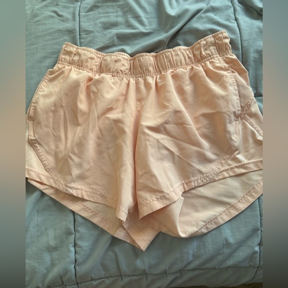 Athletic works peach shorts - Picture 3 of 5